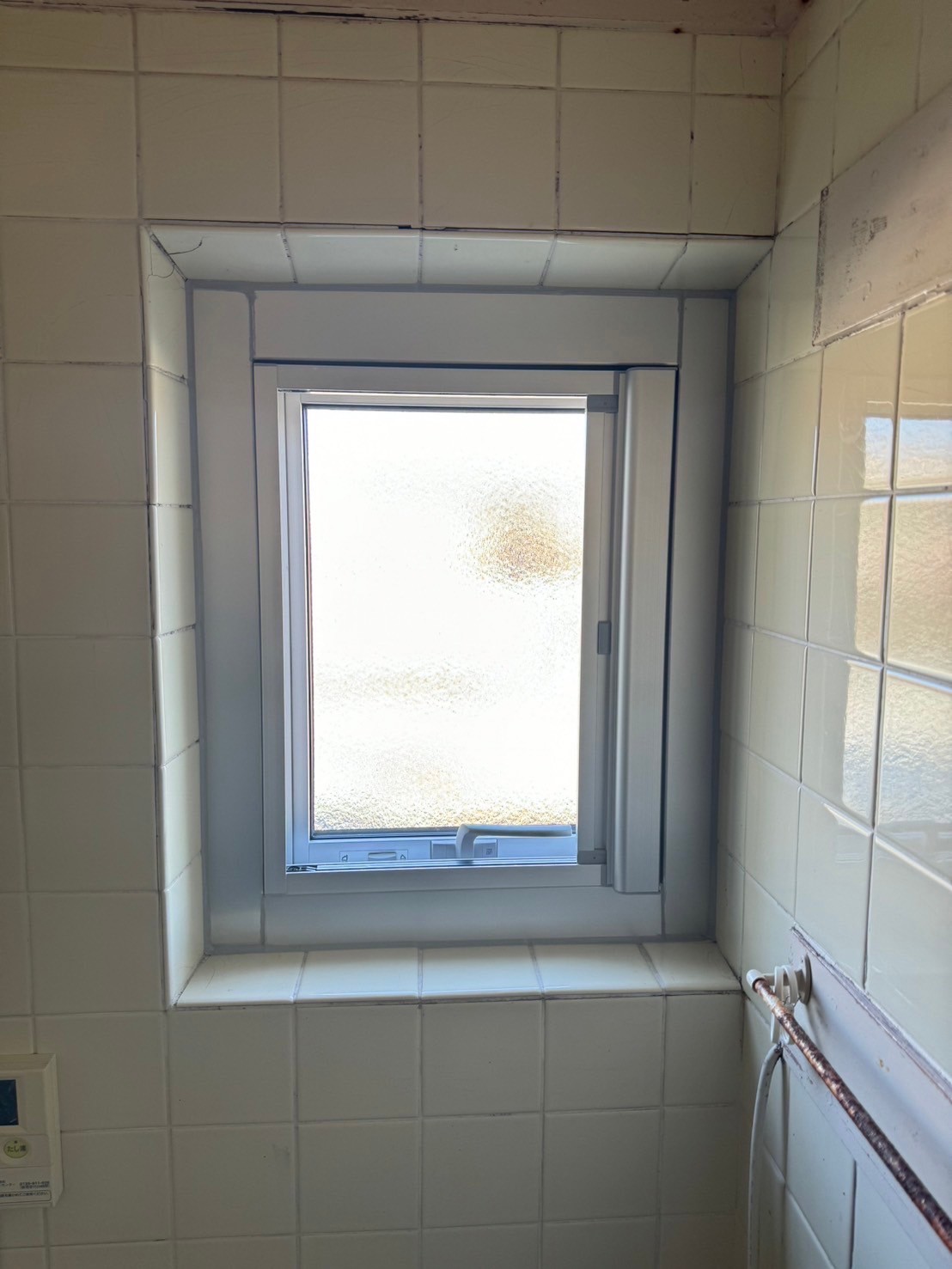 浴室の古い窓を最新の窓に～千葉県船橋市 管理会社様からのご依頼～