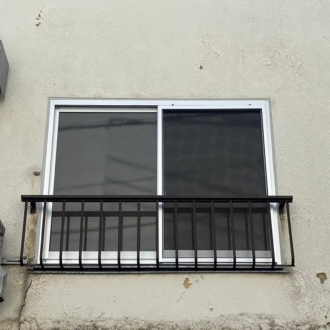 閉まらなくなってしまった窓…カバー工法で新品に交換！～千葉県目黒区 管理会社様より～