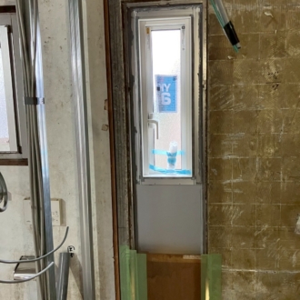 築51年団地の浴室窓を断熱リフォーム｜YKK AP「エピソードNEO」で寒さ・結露・ヒートショック対策～千葉県千葉市 団地～