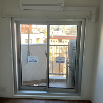 「大きな窓ほど、効果を実感」｜掃き出し窓の断熱リフォーム工事 ～東京都足立区 マンション管理会社様～