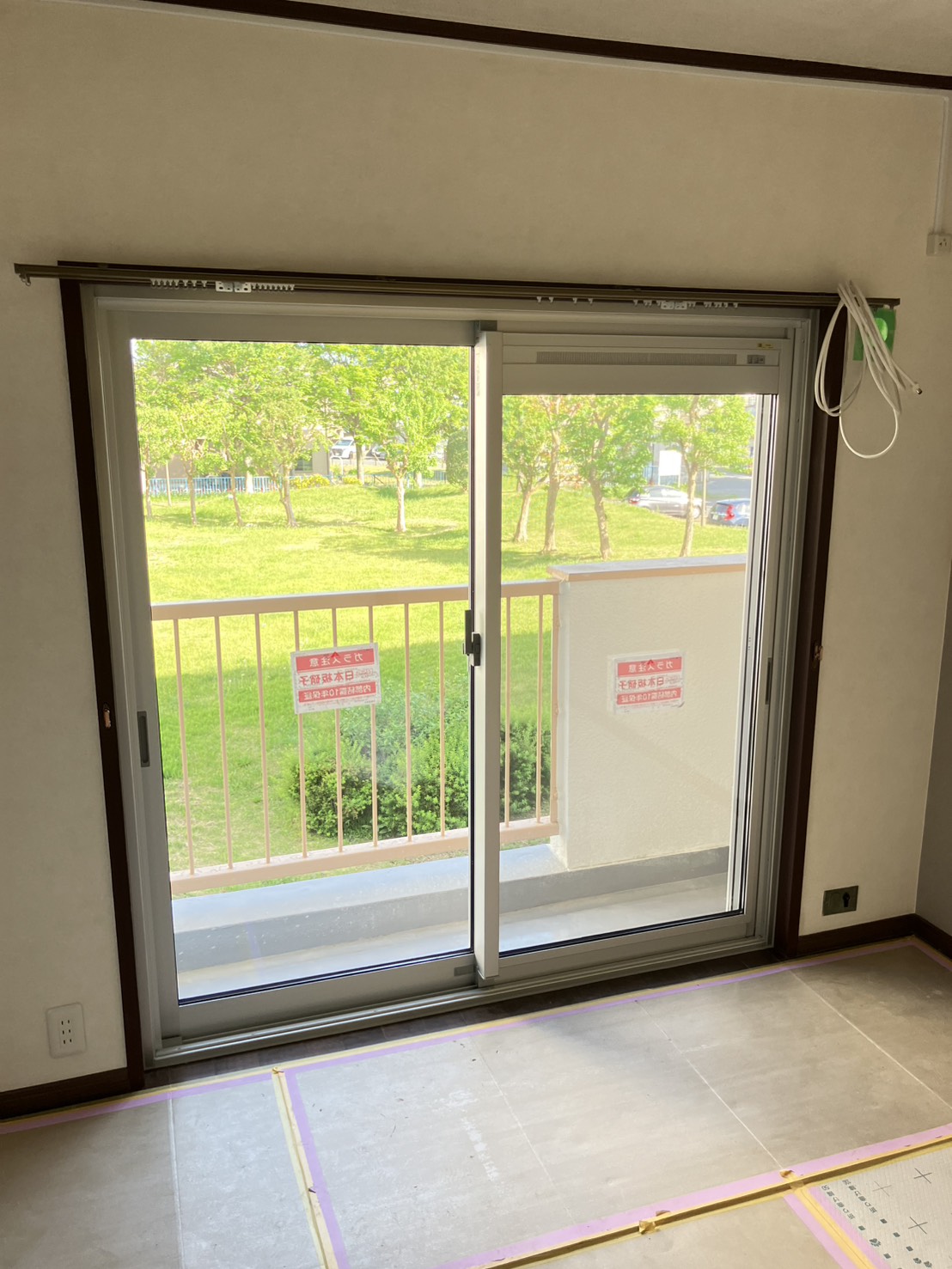 外気に左右されない暮らしへ。掃き出し窓リフォームで快適性アップ～千葉県市川市 マンション～