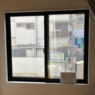 戸建てまるごと23窓をカバー工法で一新！YKK AP「マドリモ」×Low-E真空ガラス（ガス入り）で叶える全館快適リフォーム～東京都文京区 T様～